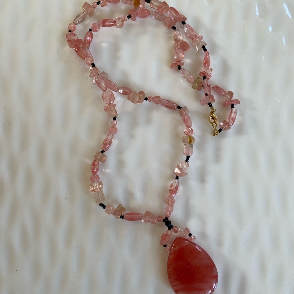 Rose Quartz and Glass Pendant Necklace 
30”long with 2”inch drop - Picture 6 of 8